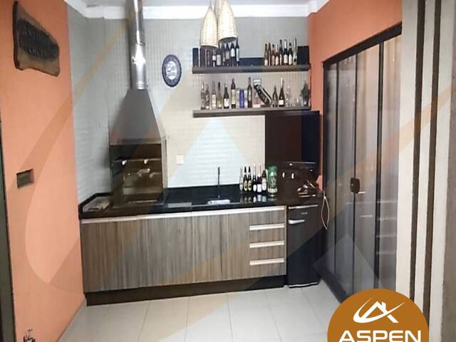 #1766 - Casa para Venda em Arapongas - PR - 2