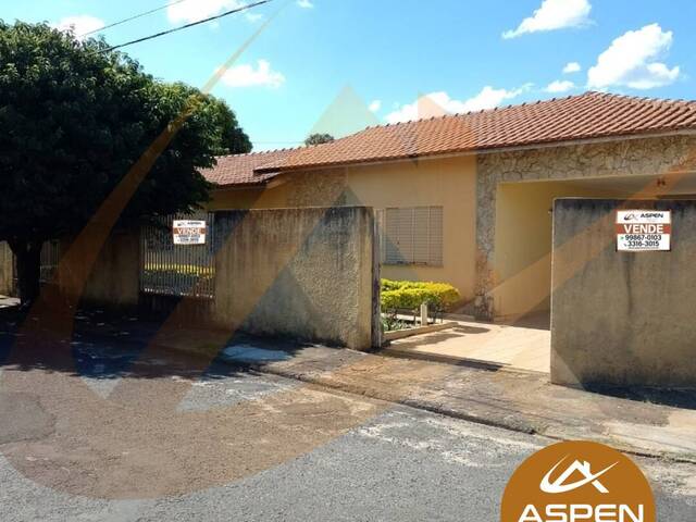 #1540 - Casa para Venda em Arapongas - PR - 2