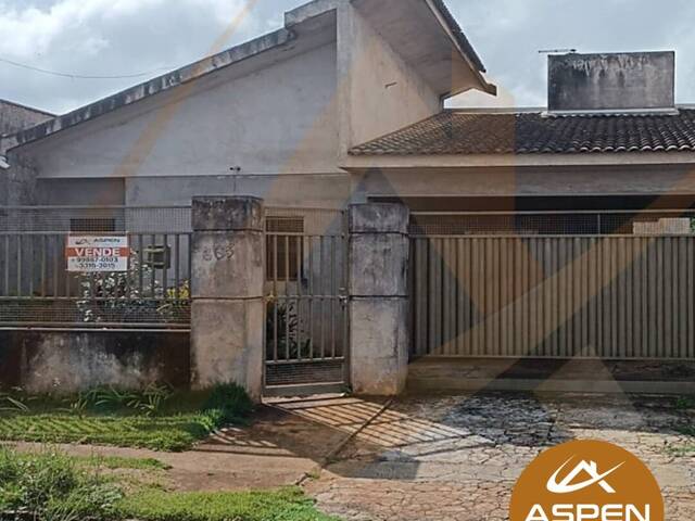 #1935 - Casa para Venda em Arapongas - PR - 2