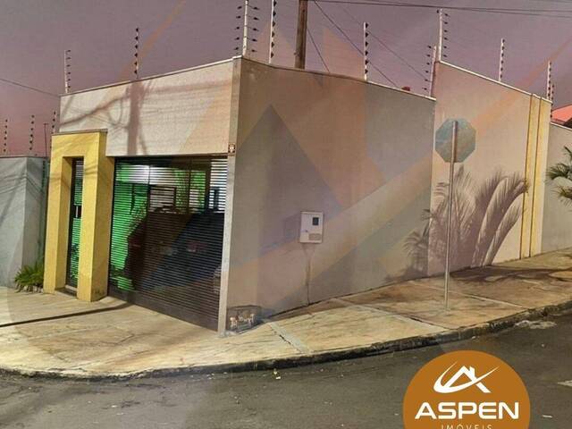 #1978 - Casa para Venda em Arapongas - PR - 2