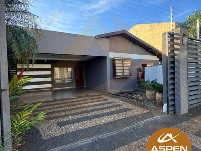 #2377 - Casa para Venda em Arapongas - PR - 1