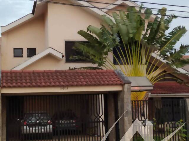 #2892 - Casa para Venda em Arapongas - PR - 2