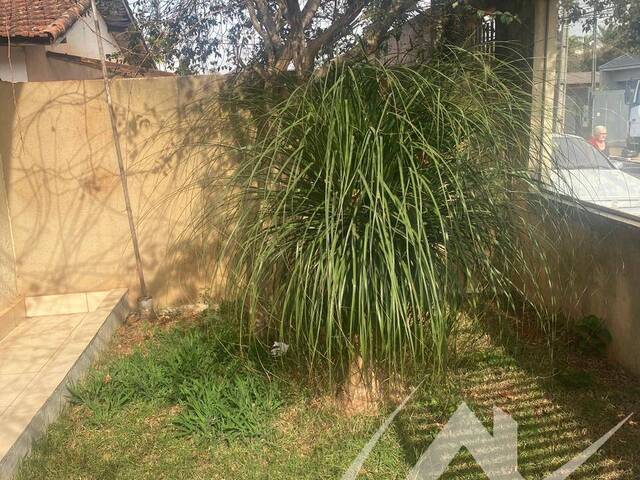 #3012 - Casa para Venda em Arapongas - PR - 2