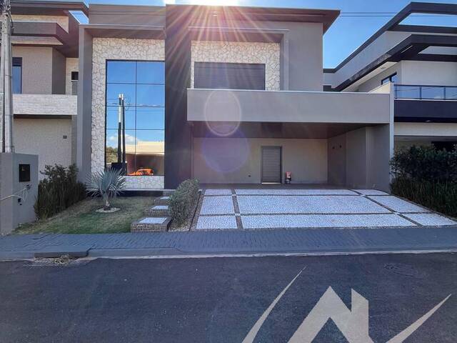 #2898 - Casa para Venda em Arapongas - PR - 2
