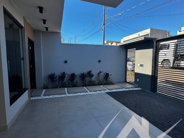 #3049 - Casa para Venda em Arapongas - PR - 2