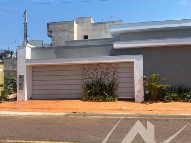 #3067 - Casa para Venda em Arapongas - PR - 1