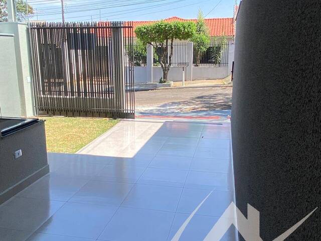 #3073 - Casa para Venda em Arapongas - PR - 3