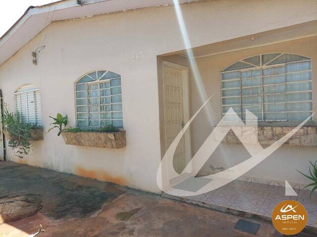 #3093 - Casa para Venda em Arapongas - PR - 2