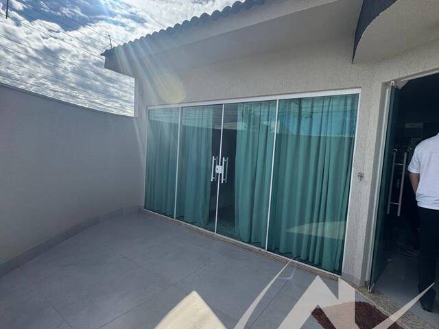 #3185 - Casa para Venda em Arapongas - PR - 3