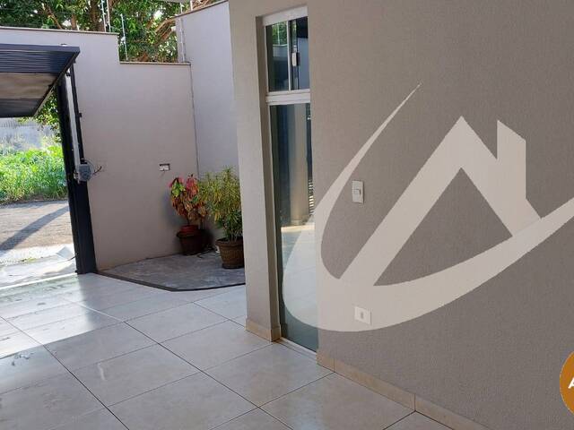 #3190 - Casa para Venda em Arapongas - PR - 3