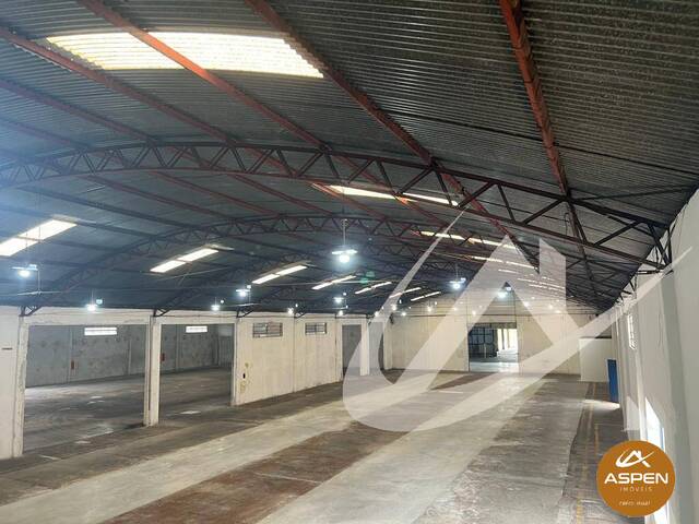 #3196 - Barracão para Locação em Arapongas - PR - 3