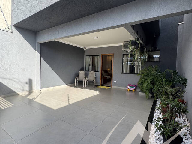 #3208 - Casa para Venda em Arapongas - PR - 2