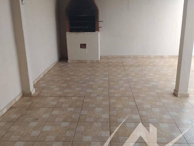 #3323 - Casa para Venda em Arapongas - PR - 1
